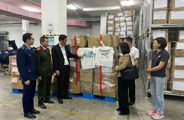 Tiêu hủy 6.000 áo phông in hình bản đồ Việt Nam thiếu Hoàng Sa, Trường Sa