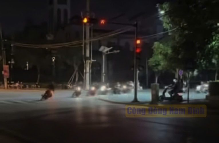 TRIỆU TẬP NHÓM ĐỐI TƯỢNG CHẠY XE MÔ TÔ TỐC ĐỘ CAO, LẠNG LÁCH TẠI HỒ VỊ XUYÊN, NINH BÌNH